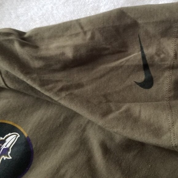 Nike Lamar Jackson Baltimore Ravens Salute to Service Name & Number T-Shirt, SM - Picture 9 of 11